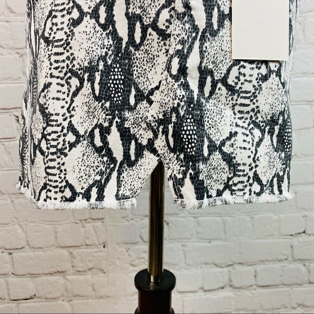 NWT FRAME Le Mini Split Front Python-Print Skirt … - image 10